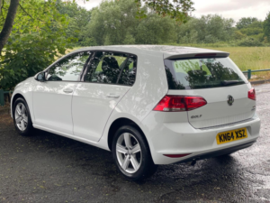 2014 Volkswagen Golf 1.6 Tdi Bluemotion Tech Match DSG Euro 5 (s/s) 5dr in White — image 5