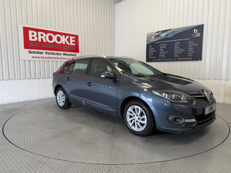 2015 Renault Megane 1.5 Dci Dynamique Nav Sport Tourer Euro 6 (s/s) 5dr in Grey — image 1