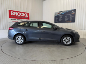 2015 Renault Megane 1.5 Dci Dynamique Nav Sport Tourer Euro 6 (s/s) 5dr in Grey — image 3