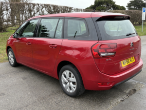 2016 Citroen Grand C4 Picasso 1.6 Bluehdi Touch Edition in Red — image 6