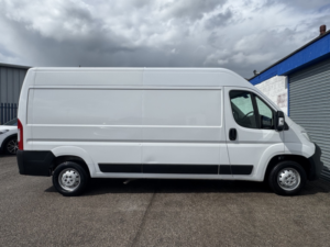 2023 Citroen Relay 2.2 Relay L3h2 Enterprise 35 Bluehdi 140 S&s 6-Speed Manual in White — image 4