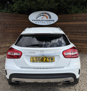 2018 Mercedes-Benz Gla 2.1 Gla220d Amg Line in White — image 4