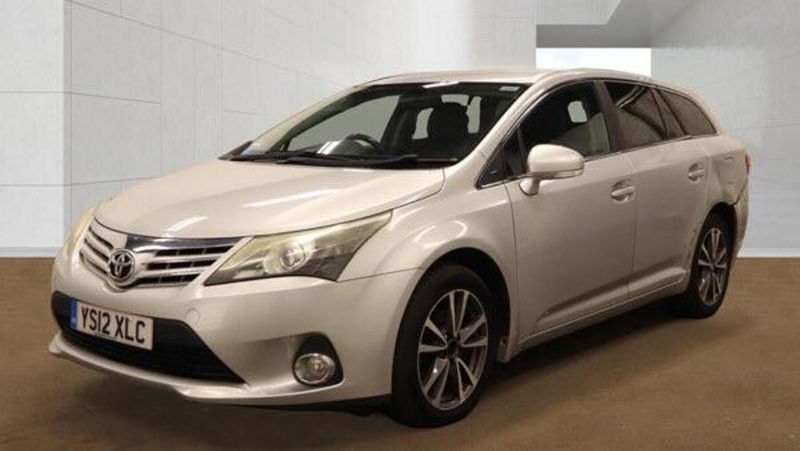 2012 Toyota Avensis 2.0 D-4d Tr Tourer Euro 5 5dr in Silver — image 1