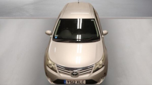 2012 Toyota Avensis 2.0 D-4d Tr Tourer Euro 5 5dr in Silver — image 3