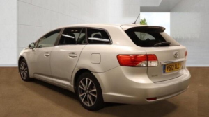 2012 Toyota Avensis 2.0 D-4d Tr Tourer Euro 5 5dr in Silver — image 4