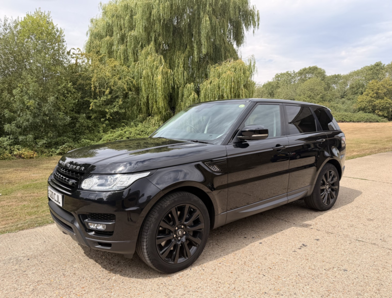 2016 Land Rover Range Rover Sport 3.0 Sdv6 Hse Dynamic in Black — image 1