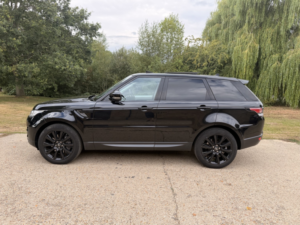 2016 Land Rover Range Rover Sport 3.0 Sdv6 Hse Dynamic in Black — image 2