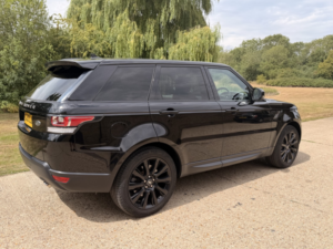2016 Land Rover Range Rover Sport 3.0 Sdv6 Hse Dynamic in Black — image 4