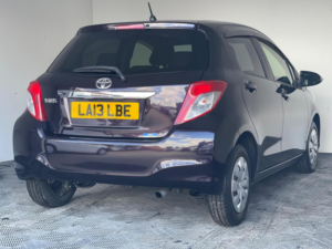 2013 Toyota Yaris 1.33 Dual Vvt-I Tr Multidrive S Euro 5 5dr in Purple — image 6