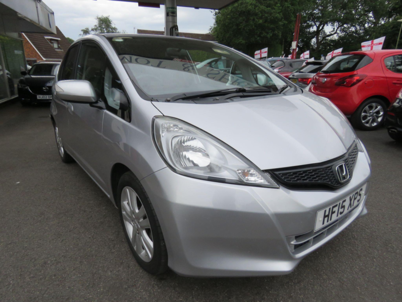 2015 Honda Jazz 1.4 I-Vtec Es Plus CVT Euro 5 5dr in Silver — image 1