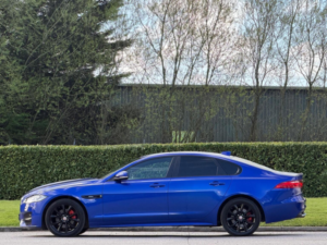 2017 Jaguar Xf 2.0d R-Sport Auto Euro 6 (s/s) 4dr in Blue — image 4