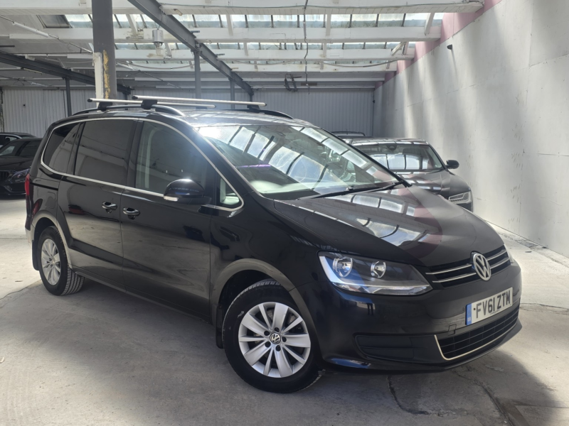 2011 Volkswagen Sharan 2.0 Tdi Bluemotion Tech Se in Black — image 1