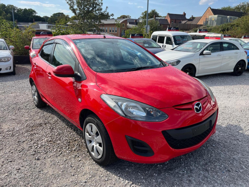 2013 Mazda Mazda2 1.3 Petrol Automatic Smart Edition 2 5dr in Red — image 1
