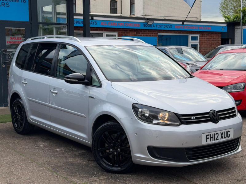 2012 Volkswagen Touran 2.0 Tdi Se DSG Euro 5 5dr in Silver — image 1