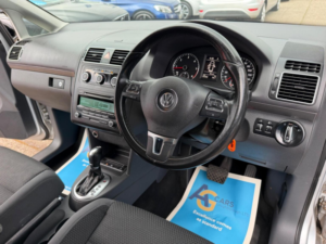 2012 Volkswagen Touran 2.0 Tdi Se DSG Euro 5 5dr in Silver — image 3