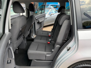 2012 Volkswagen Touran 2.0 Tdi Se DSG Euro 5 5dr in Silver — image 5
