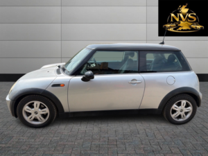 2006 MINI Hatch 1.6 Cooper Hatch in Silver — image 4