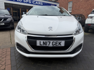 2017 Peugeot 208 1.2 Puretech Active in White — image 2