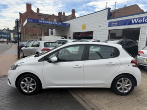 2017 Peugeot 208 1.2 Puretech Active in White — image 3