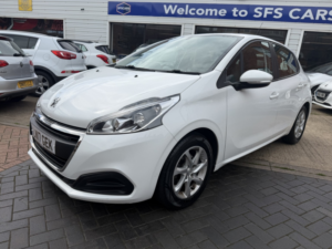 2017 Peugeot 208 1.2 Puretech Active in White — image 5