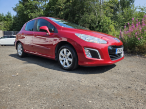 2012 Peugeot 308 1.6 Hdi Active in Red — image 3