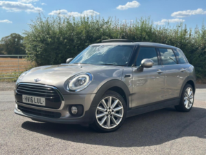 2016 MINI Clubman 2.0 Cooper D Euro 6 (s/s) 6dr in Silver — image 3