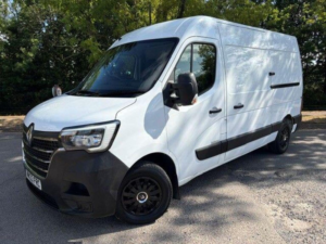 2023 Renault Master 2.3 Dci 33 Business+ Fwd Mwb Medium Roof Euro 6 4dr in White — image 3