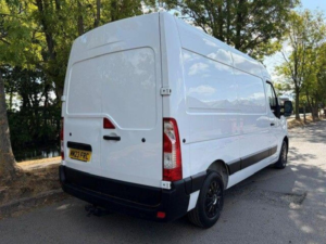 2023 Renault Master 2.3 Dci 33 Business+ Fwd Mwb Medium Roof Euro 6 4dr in White — image 6