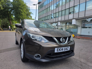 2014 Nissan Qashqai 1.2 Dig-T Acenta Premium 2WD Euro 5 (s/s) 5dr in Beige — image 2