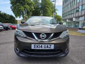 2014 Nissan Qashqai 1.2 Dig-T Acenta Premium 2WD Euro 5 (s/s) 5dr in Beige — image 4