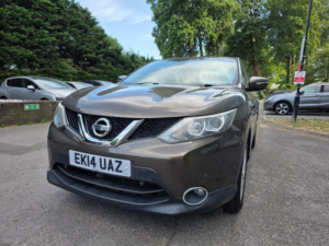2014 Nissan Qashqai 1.2 Dig-T Acenta Premium 2WD Euro 5 (s/s) 5dr in Beige — image 5