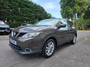 2014 Nissan Qashqai 1.2 Dig-T Acenta Premium 2WD Euro 5 (s/s) 5dr in Beige — image 6