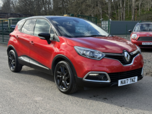 2017 Renault Captur 1.5 Dynamique S Nav Dci 90 in Red — image 3