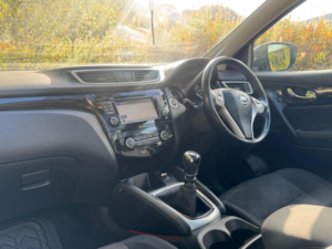 2015 Nissan Qashqai 1.5 Dci N-Tec+ 2WD Euro 6 (s/s) 5dr in Grey — image 3
