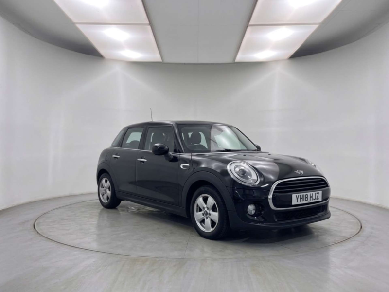 2018 MINI Hatch 1.5 Cooper 5dr in Black — image 1