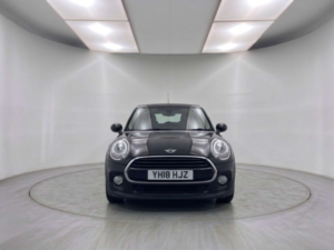 2018 MINI Hatch 1.5 Cooper 5dr in Black — image 2