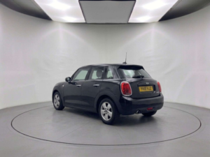 2018 MINI Hatch 1.5 Cooper 5dr in Black — image 3