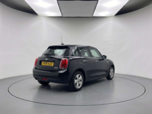2018 MINI Hatch 1.5 Cooper 5dr in Black — image 5