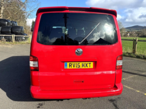 2015 Volkswagen Transporter Kombi Highline Swb 2.0 140 Ps Tdi DSG in Red — image 6