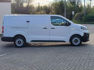 2022 Vauxhall Vivaro 1.5 Vivaro F2900 Dynamic S/s in White — image 2