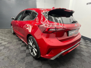 2022 Ford Focus 2.3t Ecoboost St Euro 6 (s/s) 5dr in Red — image 2
