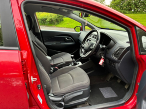 2015 Kia Rio 1.25 2 Hatchback 5dr Petrol Manual Euro 5 (84 Bhp) in Red — image 3