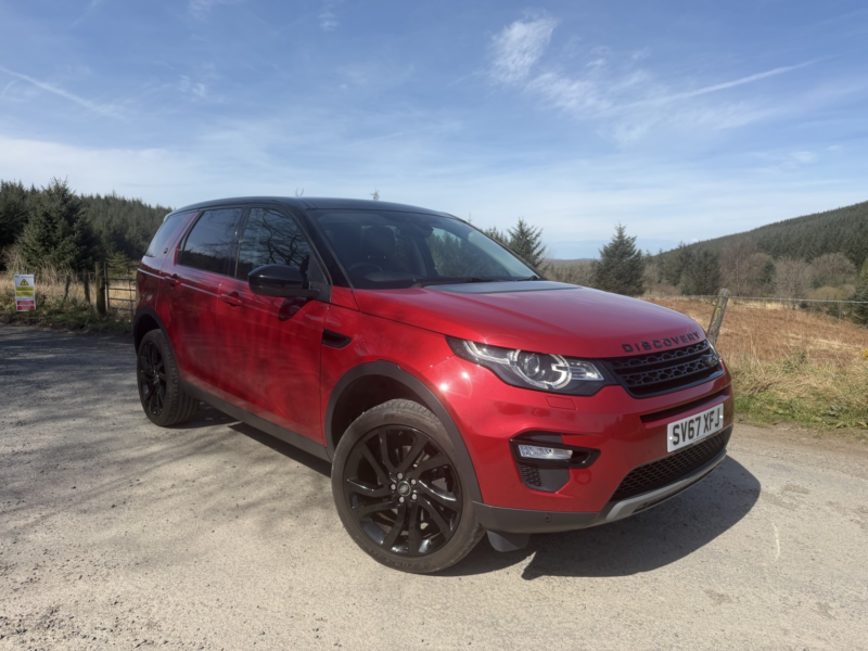 2017 Land Rover Discovery Sport 2.0 Td4 Hse Black in Red — image 1