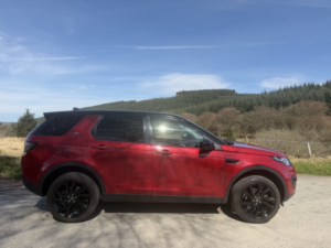 2017 Land Rover Discovery Sport 2.0 Td4 Hse Black in Red — image 3