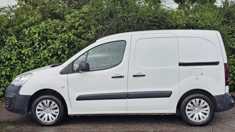 2017 Citroen Berlingo 1.6 Bluehdi 625 Enterprise in White — image 1