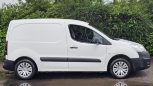 2017 Citroen Berlingo 1.6 Bluehdi 625 Enterprise in White — image 4