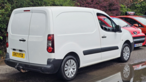 2017 Citroen Berlingo 1.6 Bluehdi 625 Enterprise in White — image 5