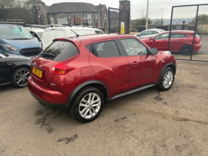 2011 Nissan Juke 1.6 Dig-T Tekna SUV 5dr Petrol CVT 4WD Euro 5 (190 Ps) in Red — image 3