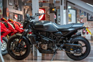 2020 Husqvarna Svartpilen 701 *akrapovic Exhaust - Low Mileage* in Black — image 3
