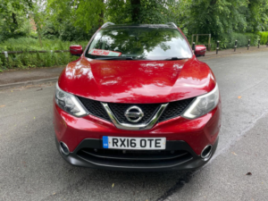 2016 Nissan Qashqai 1.2 Dig-T Tekna Xtron 2WD Euro 6 (s/s) 5dr in Red — image 4